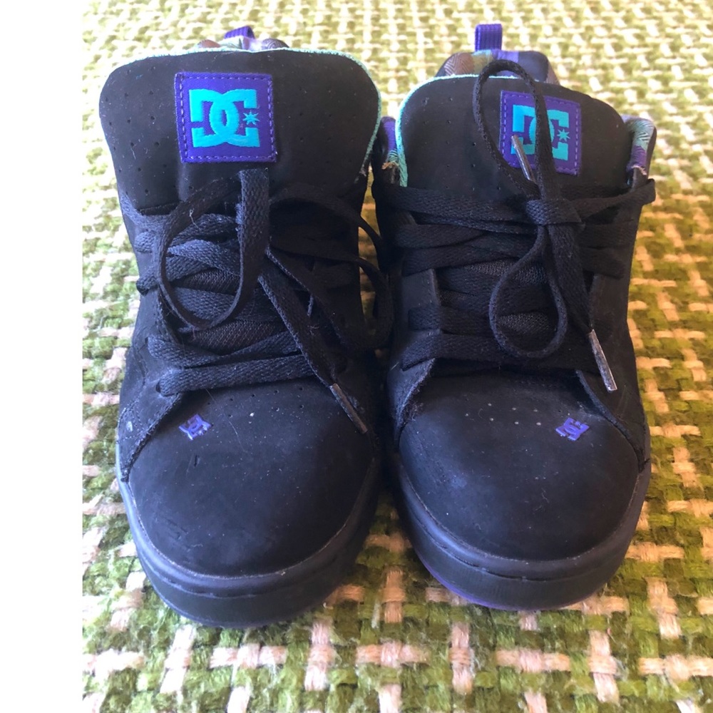 DCSHOECOUSA COURT GRFFIK SHOES